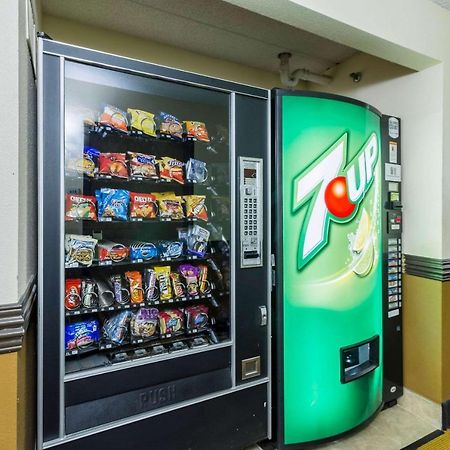 Quality Inn & Suites Arden Hills - Saint Paul North Buitenkant foto