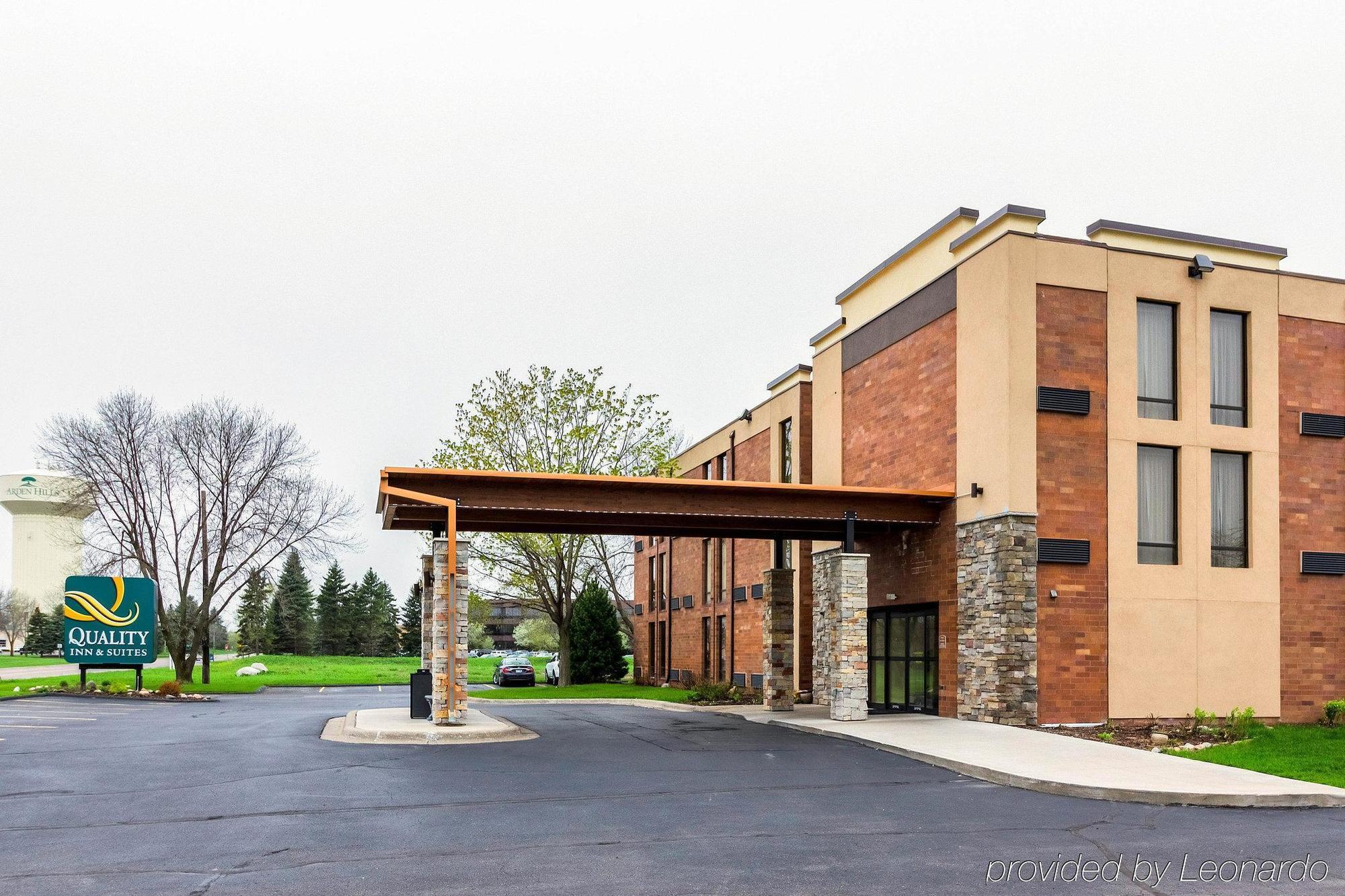 Quality Inn & Suites Arden Hills - Saint Paul North Buitenkant foto