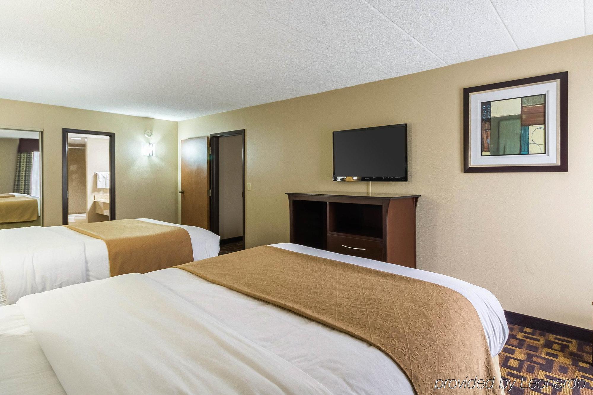 Quality Inn & Suites Arden Hills - Saint Paul North Buitenkant foto
