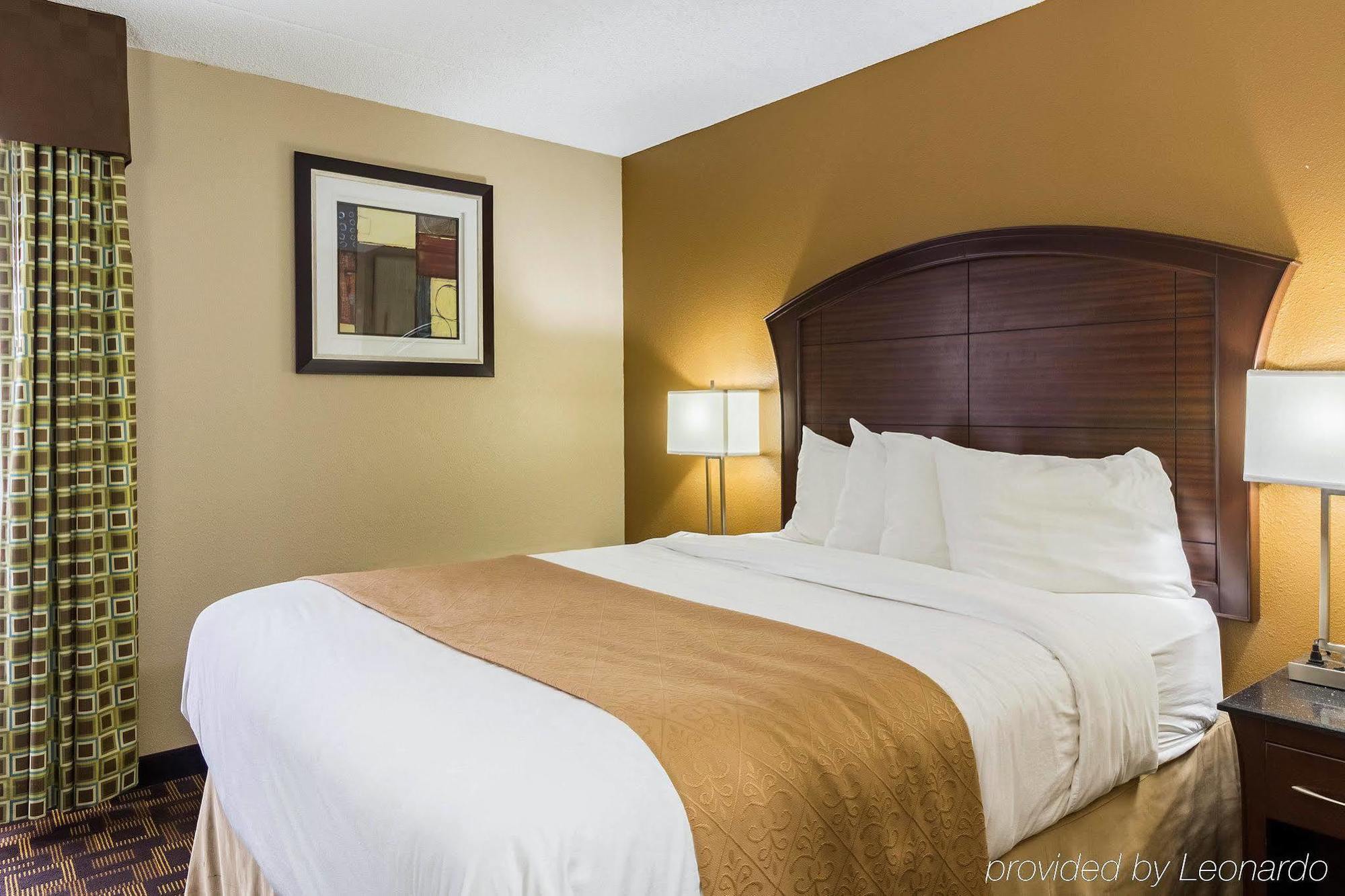 Quality Inn & Suites Arden Hills - Saint Paul North Buitenkant foto
