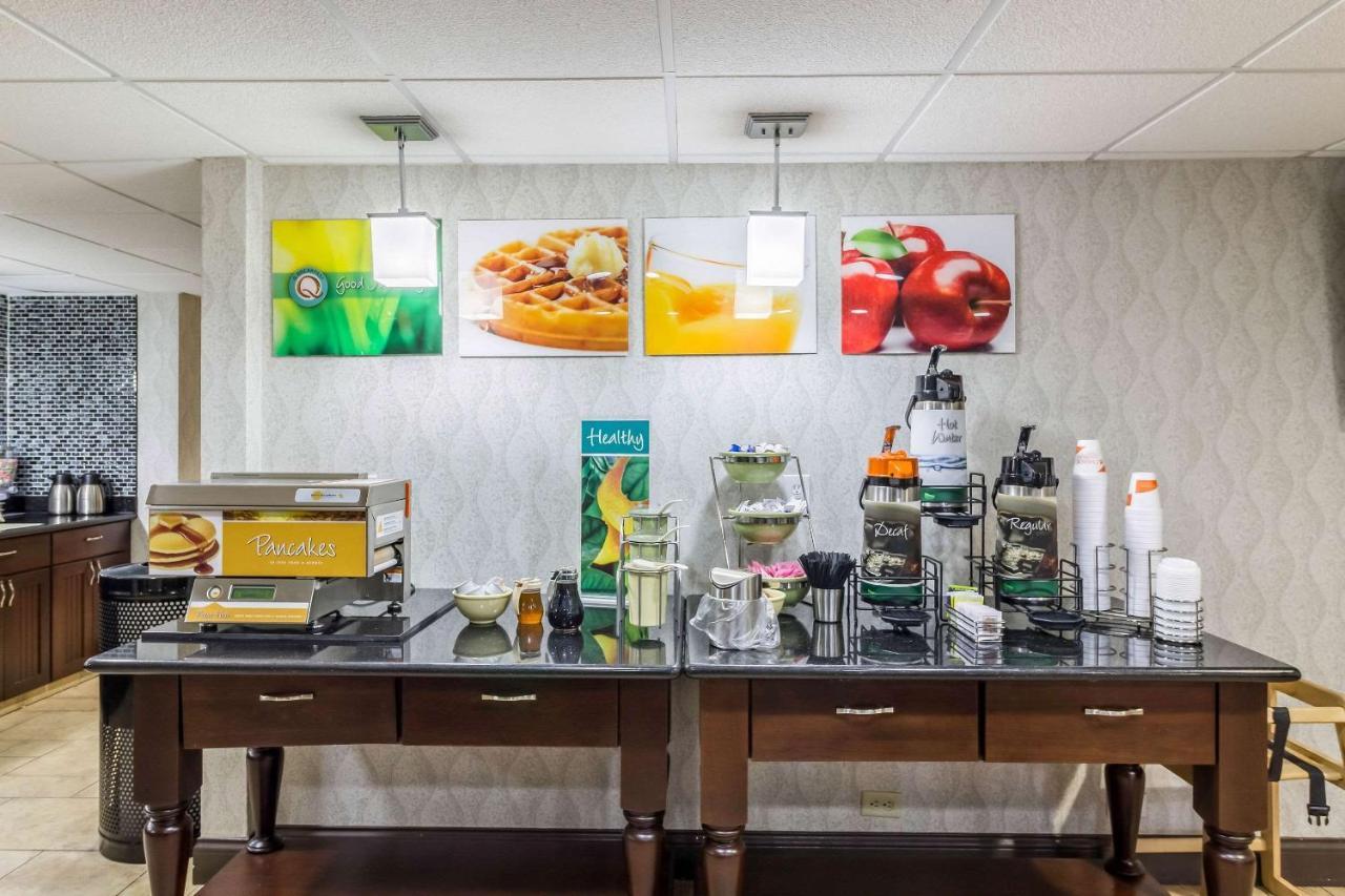 Quality Inn & Suites Arden Hills - Saint Paul North Buitenkant foto